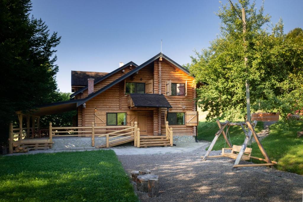 Κήπος έξω από το Popasul Caprioarelor