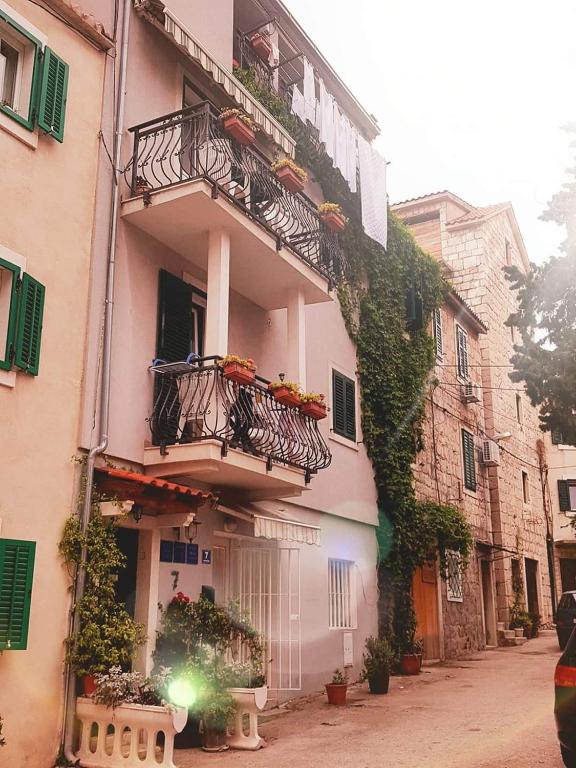 Vila Split Art