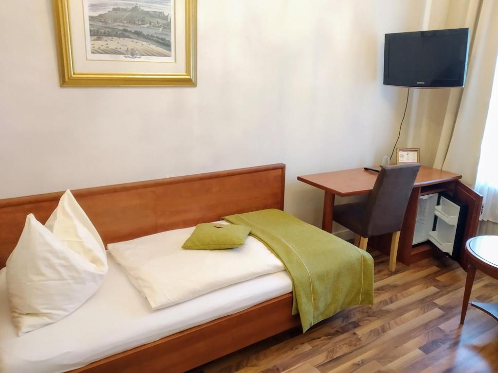 Postel nebo postele na pokoji v ubytování Gästehaus Residenz Lapeiner