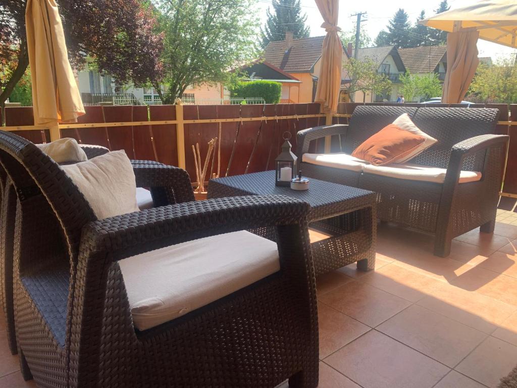 Posedenie v ubytovaní Gunarasi villa jacuzzival