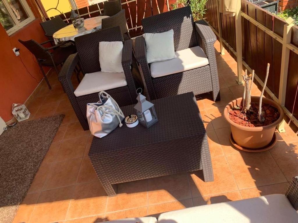 Posedenie v ubytovaní Gunarasi villa jacuzzival