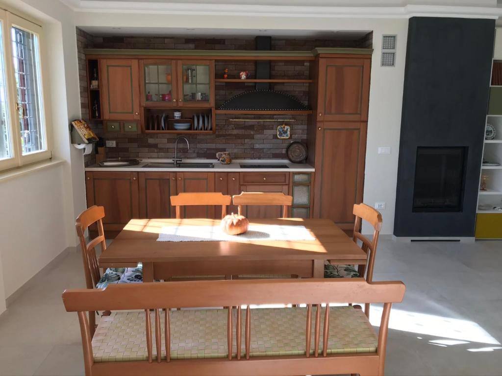 Kuchnia lub aneks kuchenny w obiekcie B&B Bee