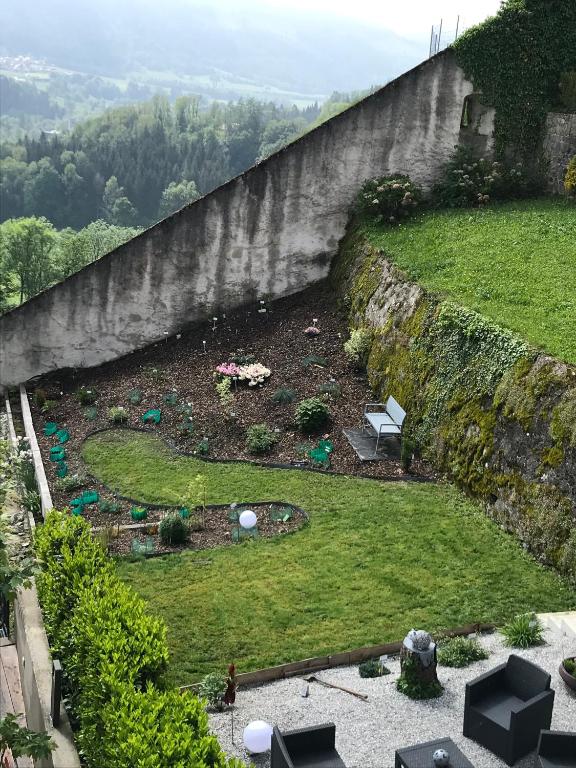 Κήπος έξω από το Gruyère Rooms