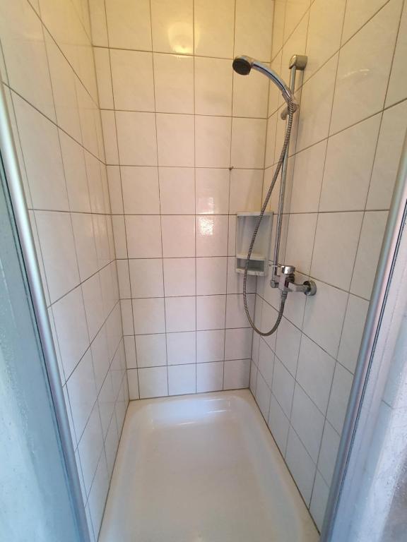 Koupelna v ubytování Garni Hotel Biebertal am Milseburgradweg
