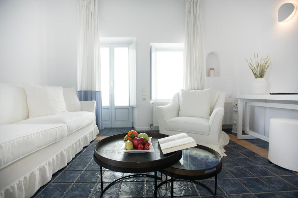 Posezení v ubytování Lilium Hotel Santorini