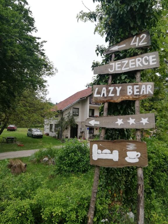 Aed väljaspool majutusasutust Lazy Bear