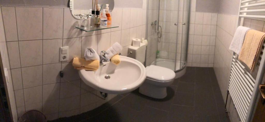 Landgasthof-Porta - Eenpersoonskamer Met Een Eigen Badkamer
