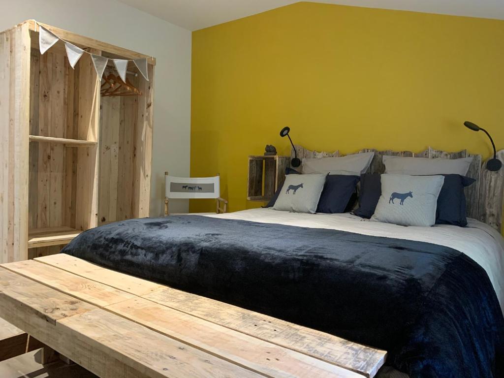 Chambres d'hôtes Logis Charrier Le Petit Bignon - Vierpersoonskamer
