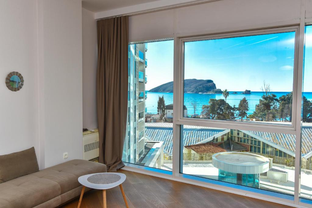 Apartments Menuet - Apartment With Sea View