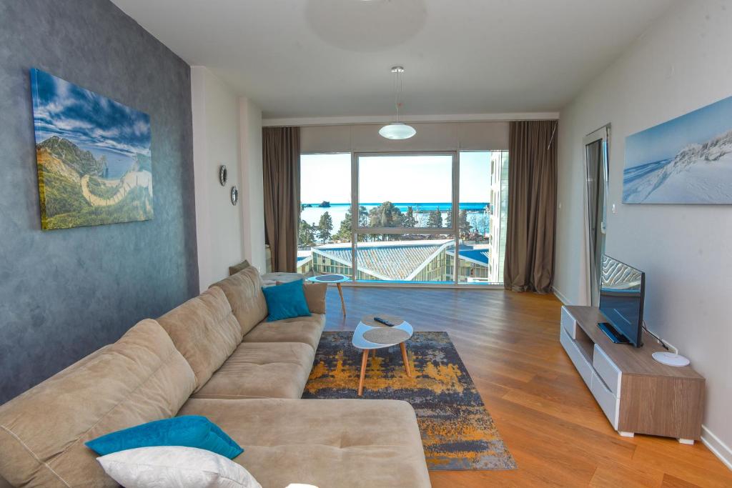 Apartments Menuet - Apartment With Sea View