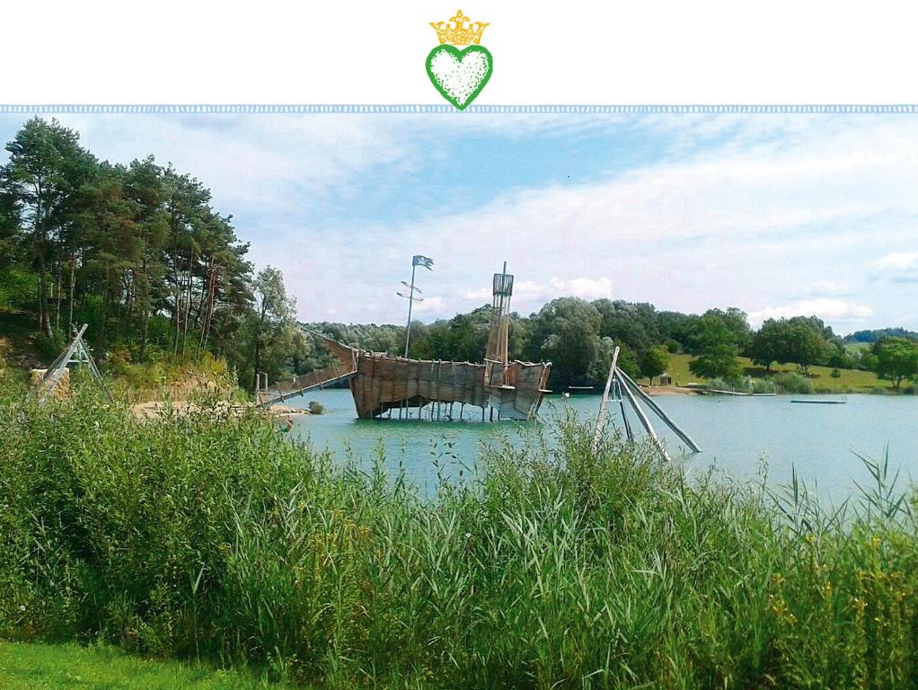 Fotografie z fotogalerie ubytování Domizil Salem "Large" 105 qm, direkt am Naturschutzgebiet und Schloss Salem, 2 x Schlafzimmer & 2 x Dusche & 30 qm Terrasse & privater Garten 300 qm, Allergiker geeignet v destinaci Salem