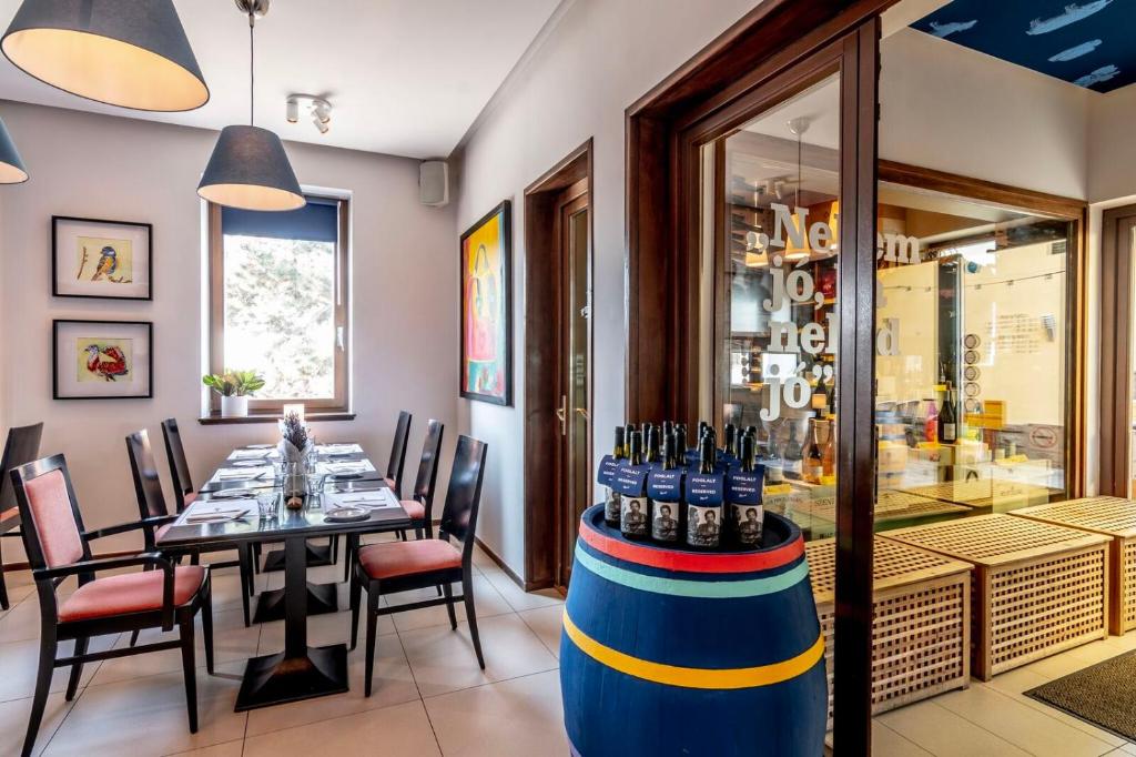 Imola Udvarház Dessert Hotel - Resim 38