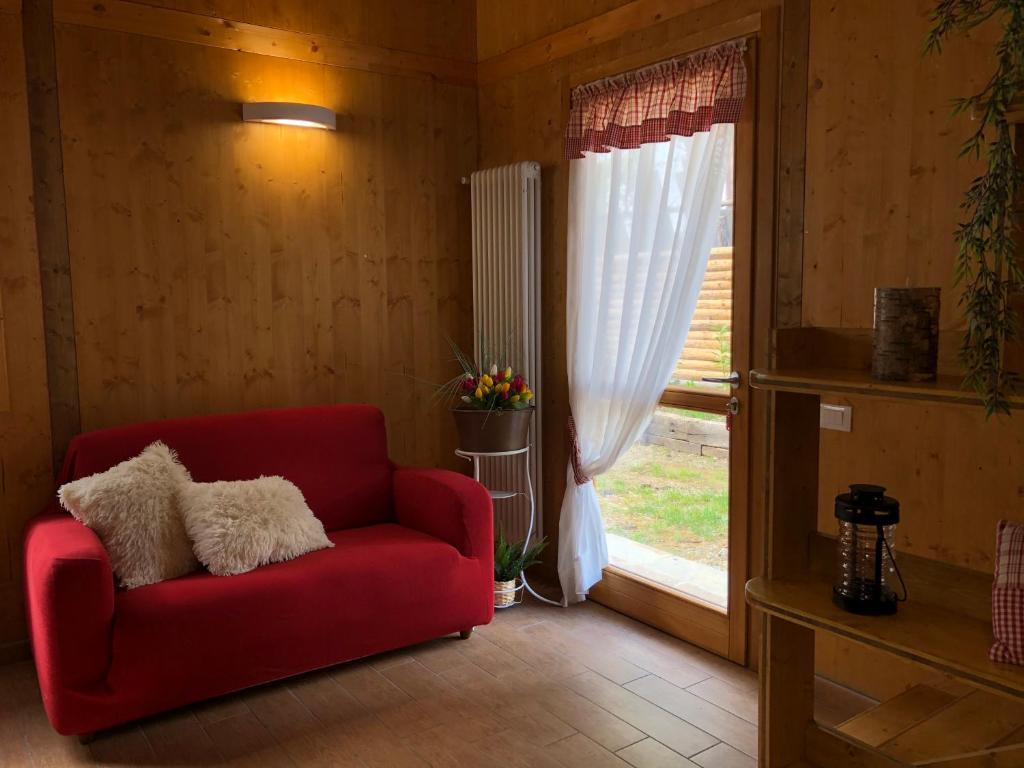 Posedenie v ubytovaní PekerHouse