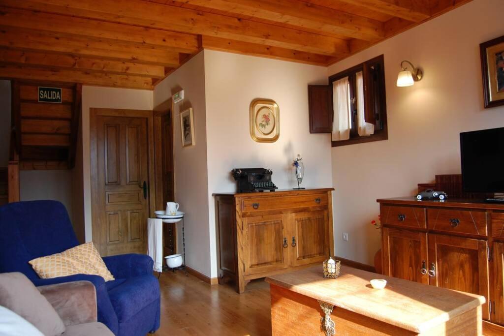 TV a/nebo společenská místnost v ubytování Gestiona2R - La Casina de Cirieñu, ideal para desconectar