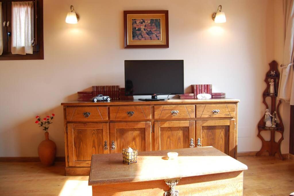 TV a/nebo společenská místnost v ubytování Gestiona2R - La Casina de Cirieñu, ideal para desconectar