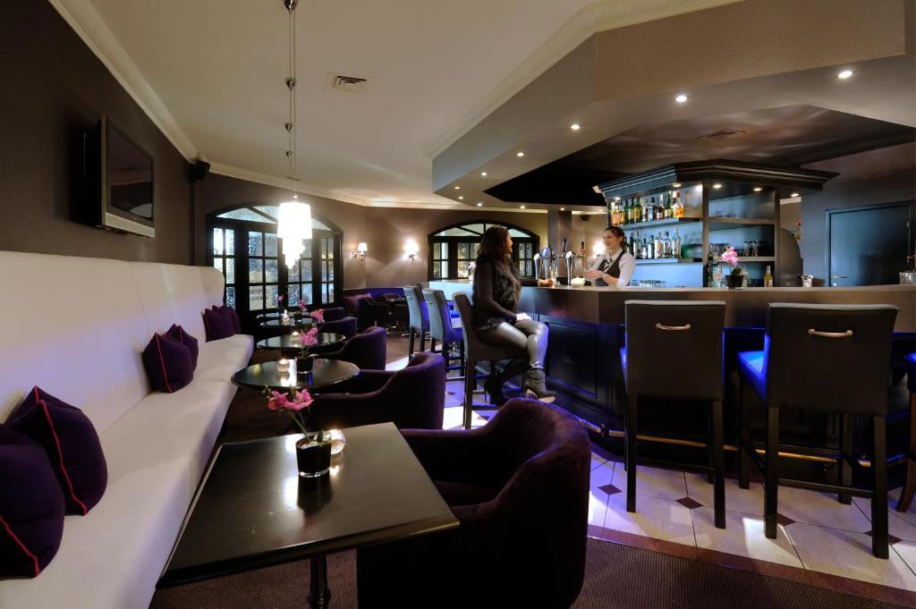 Lounge nebo bar v ubytování Van der Valk Hotel Nazareth-Gent