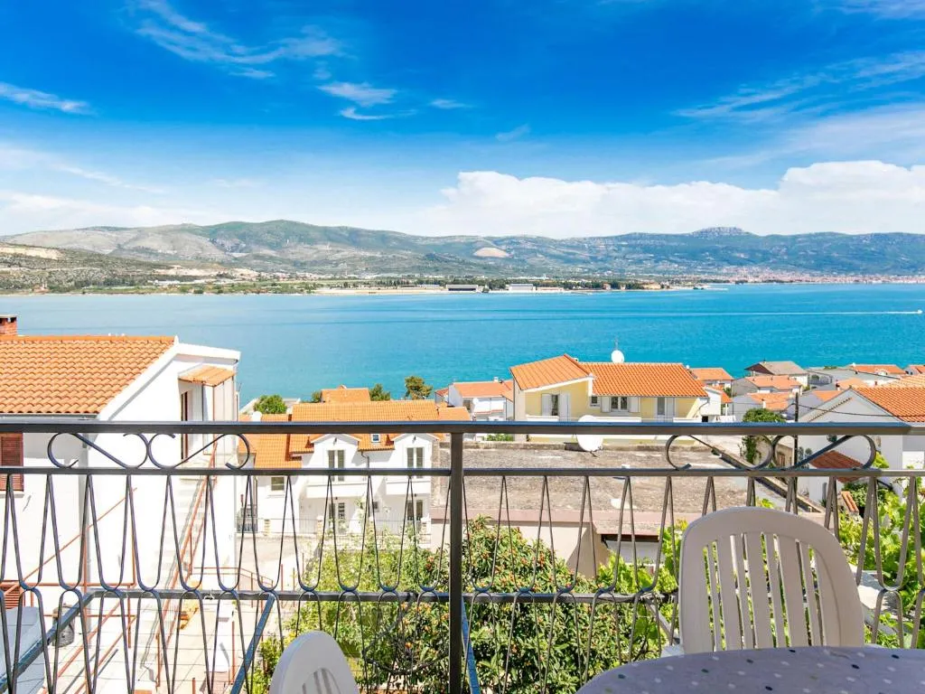 Lovely Apartment in Mastrinka Trogir near Seabeach, Trogir, Croaţia