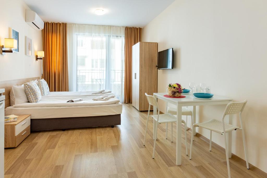 Apartments Flora - 
