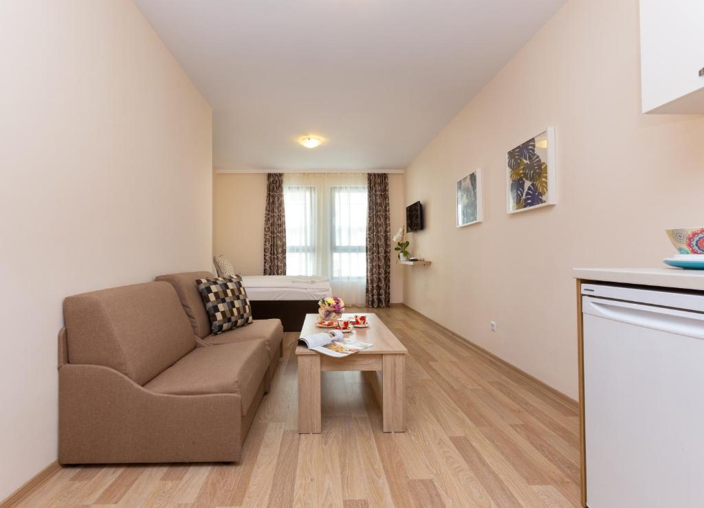 Apartments Flora - 