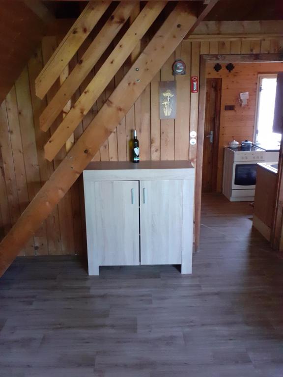 Kuchyň nebo kuchyňský kout v ubytování Chata v moravského krasu