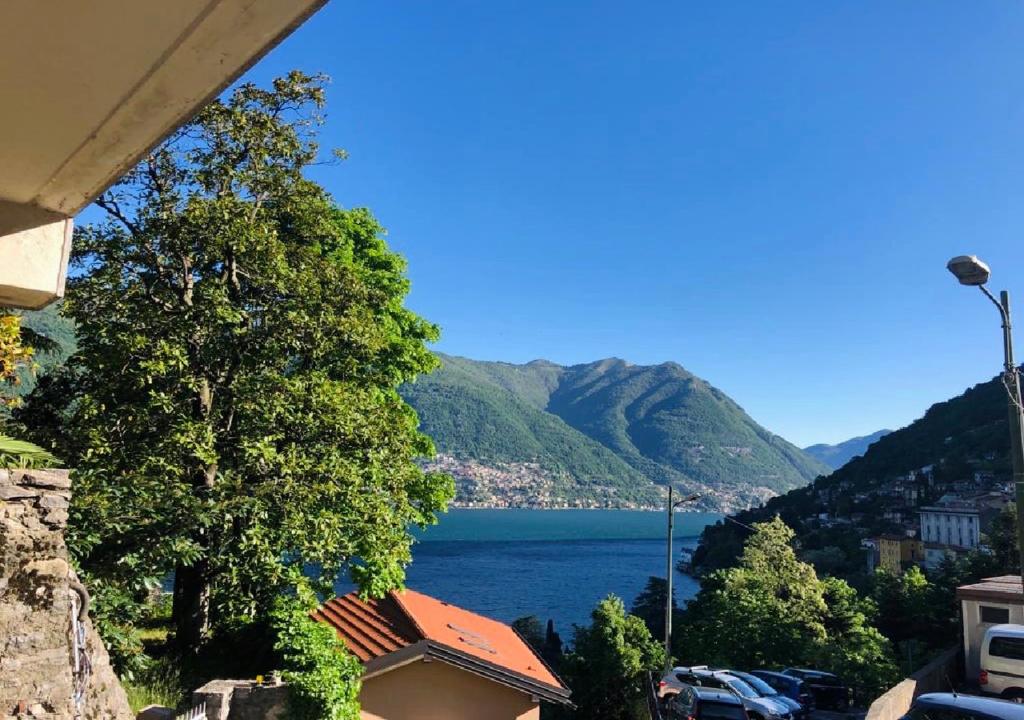 Een algemene foto van de bergen of uitzicht op de bergen vanuit het appartement