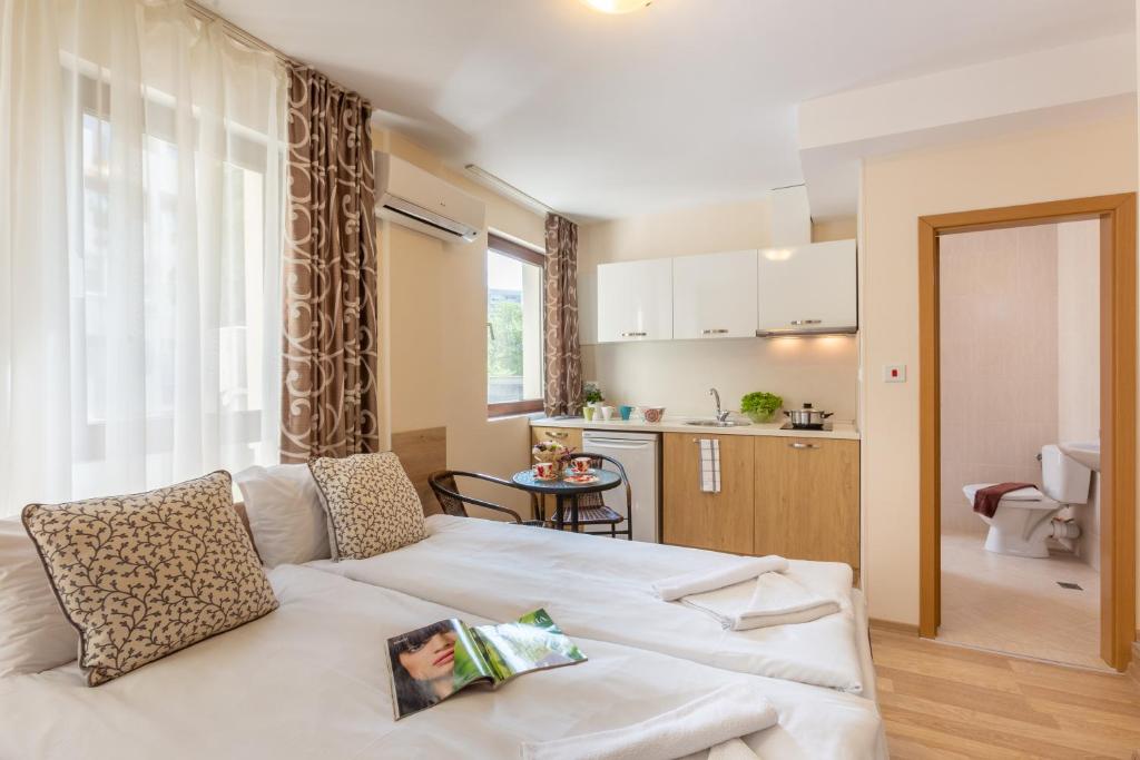 Apartments Flora - 