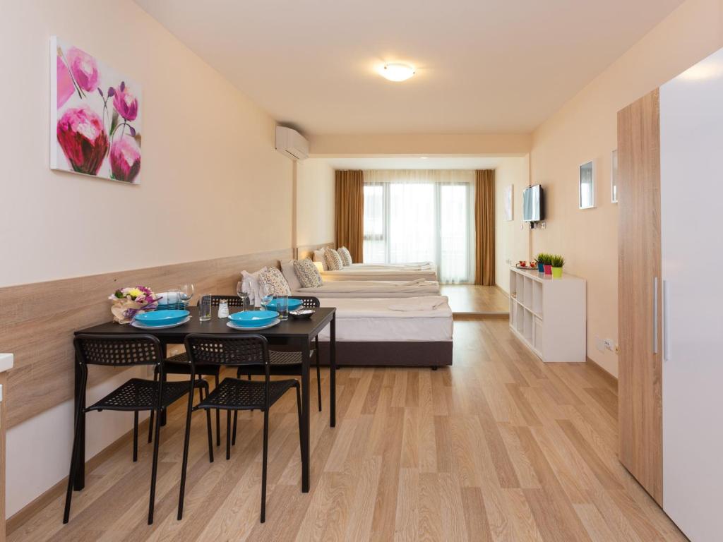 Apartments Flora - 