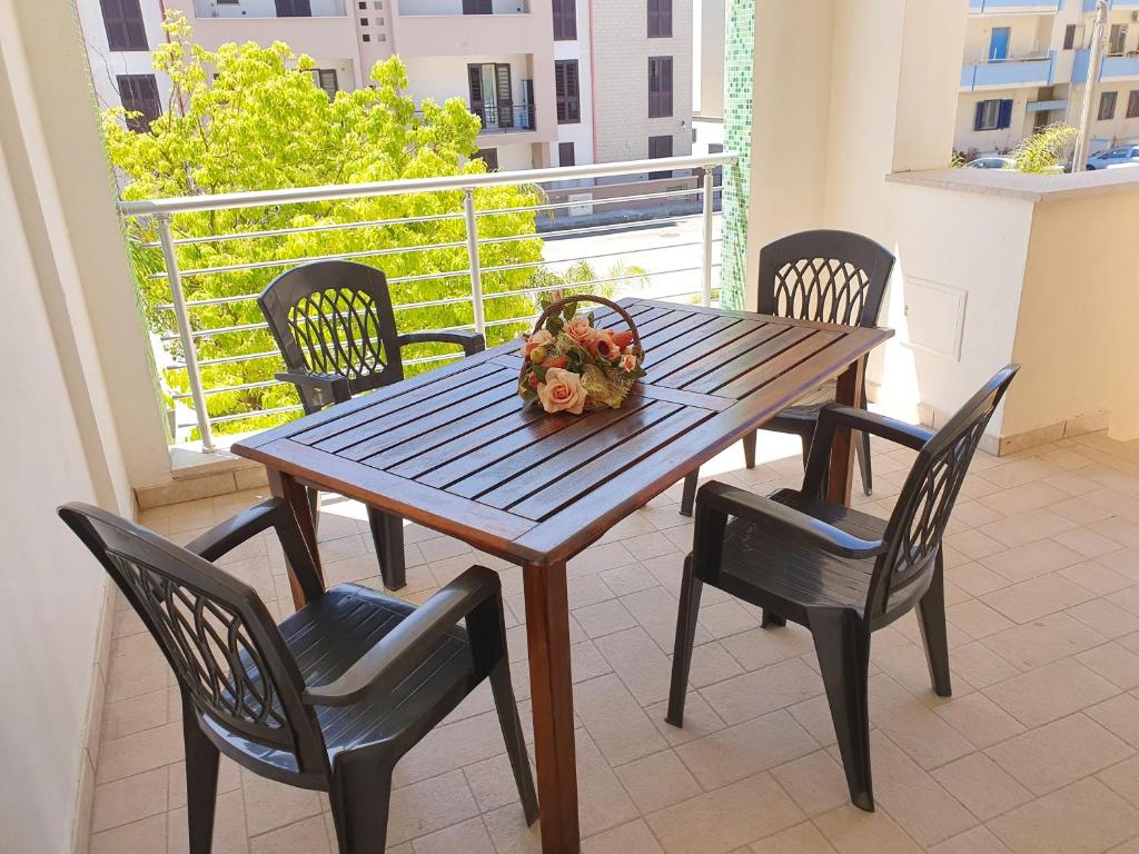 A balcony or terrace at Residenza Gioia lido san giovanni