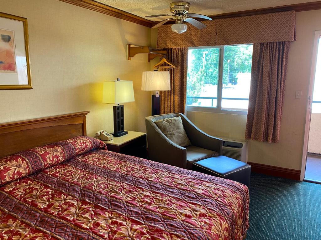New Century Inn - King Room With Spa Bath