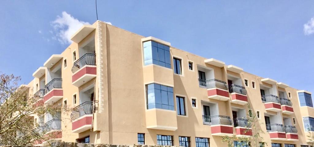 obraz budynku apartamentowego w obiekcie Mara Frontier Hotel w mieście Narok