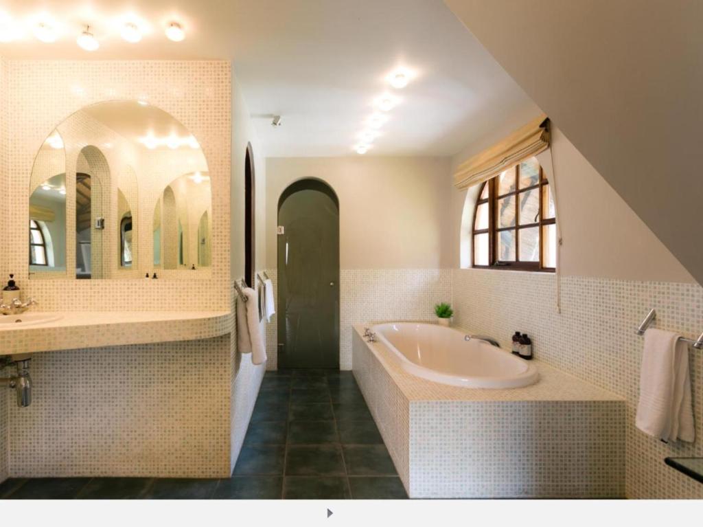 Bagno di Crestwood Bed & Breakfast