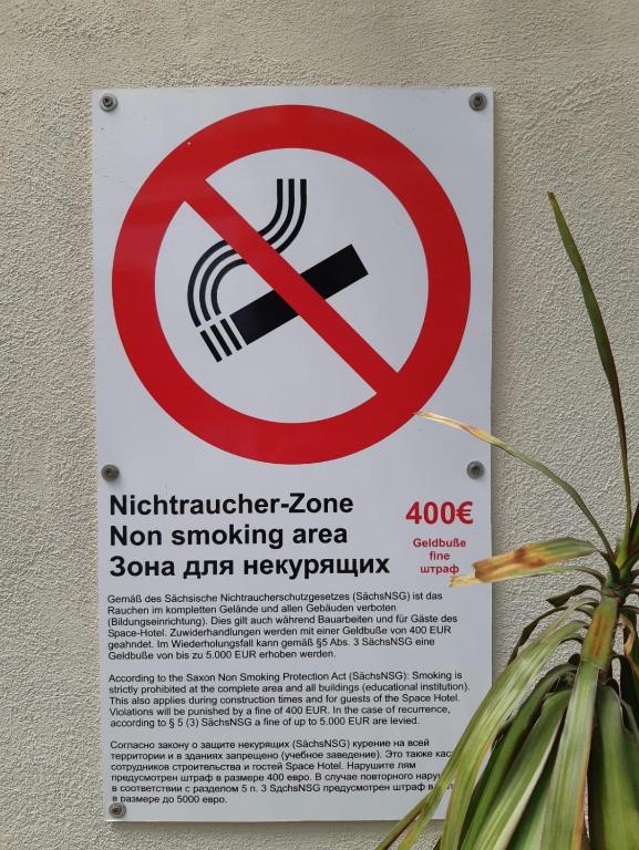 Space Hotel im Campus der JvP Schule - Resim 10