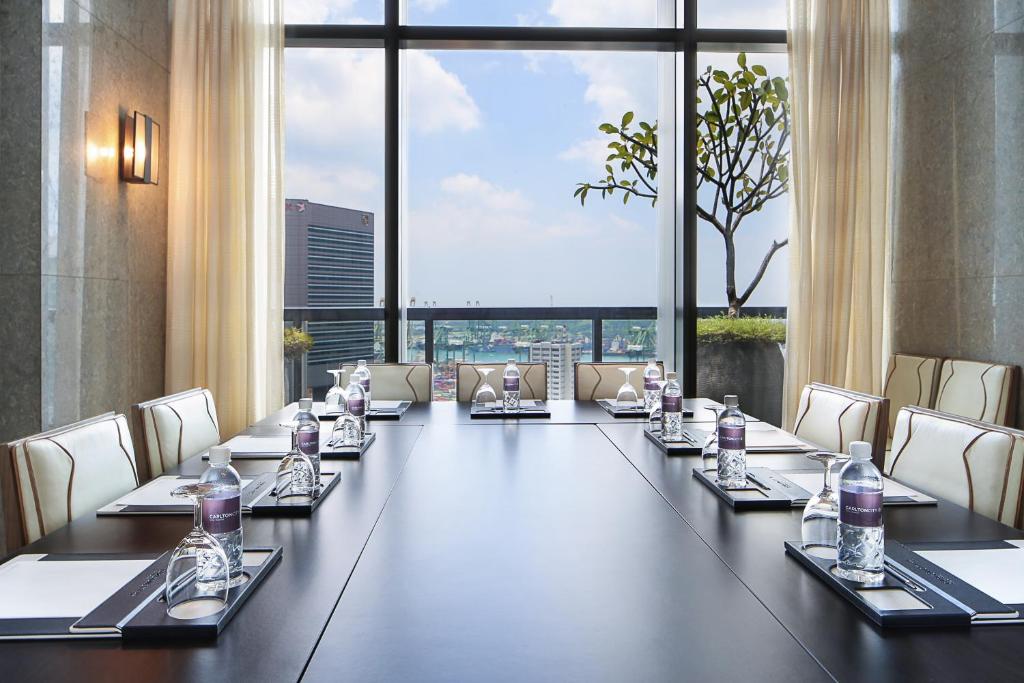 Carlton City Hotel Singapore 6