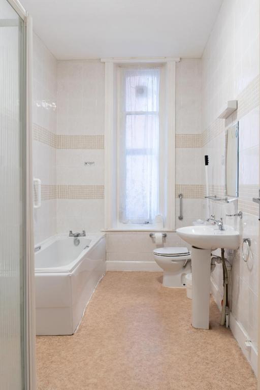 Bournemouth Sands Hotel - Standard Single Room
