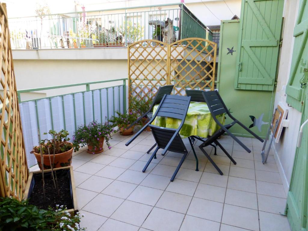 Appartement de 2 chambres a Agde avec piscine partagee et terrasse amenagee a 50 m de la plage