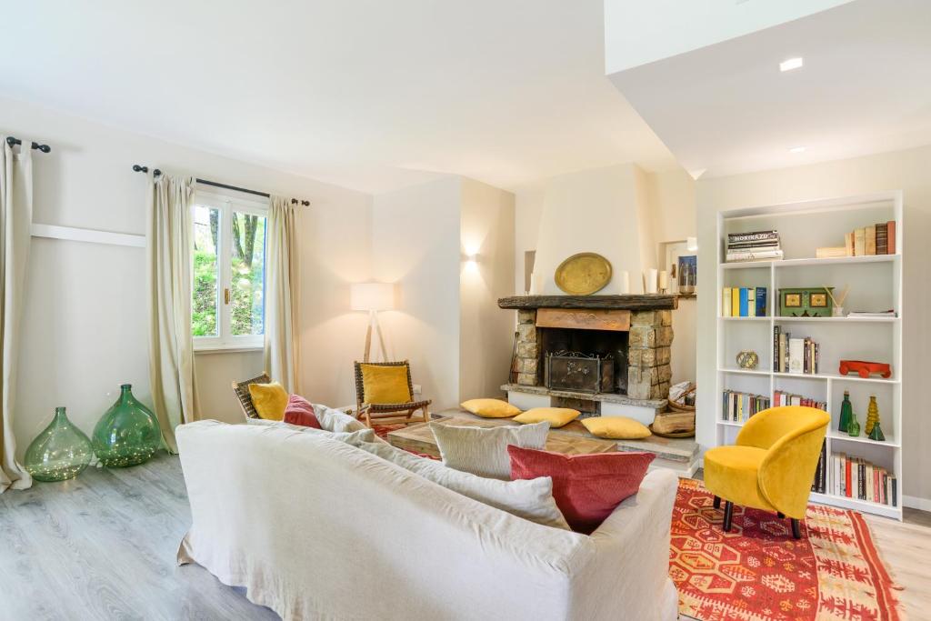 A seating area at Lovely Villa with huge Garden surrounded by Nature