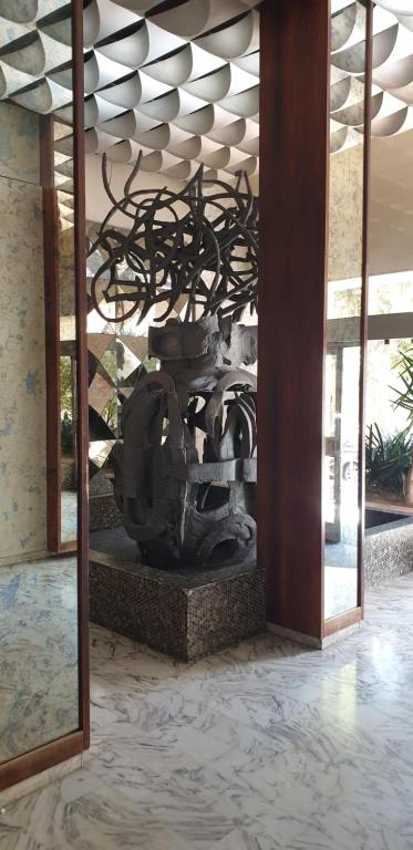 Photo de la galerie de l'établissement Appartement à 200 m des plages, parking privé, à Juan-les-Pins