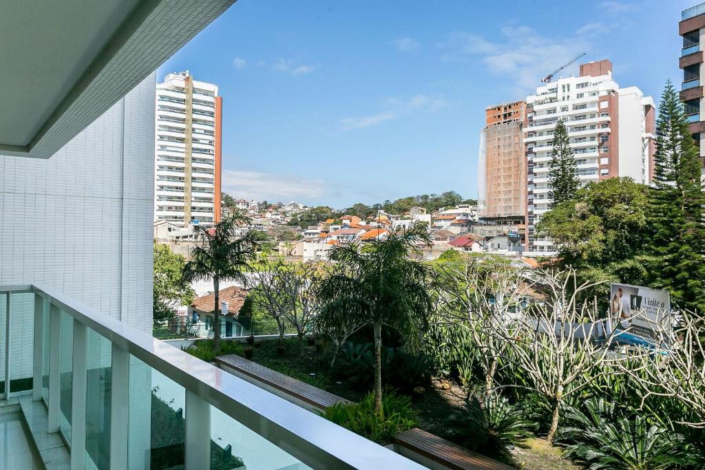  Apartamento com infraestrutura de clube na Beira-mar norte CA02