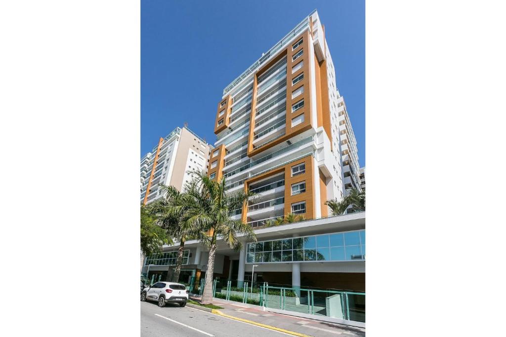  Apartamento com infraestrutura de clube na Beira-mar norte CA02