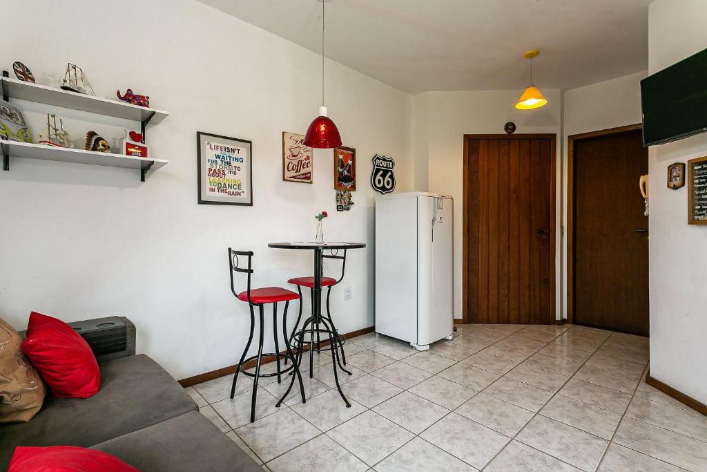  Apartamento em Jurerê moderno e completo. JA05