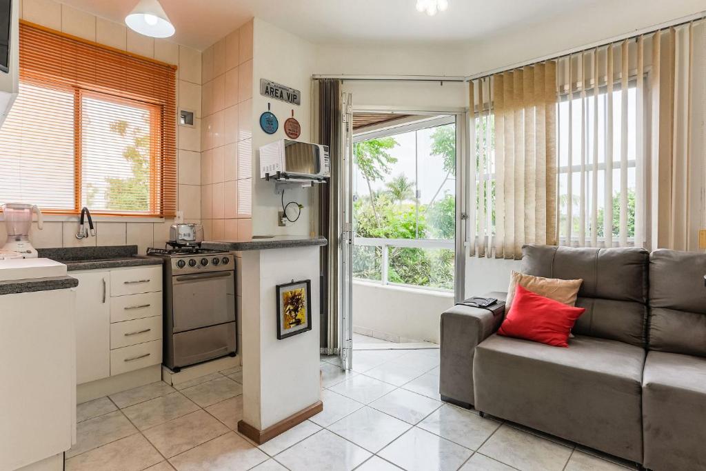  Apartamento em Jurerê moderno e completo. JA05