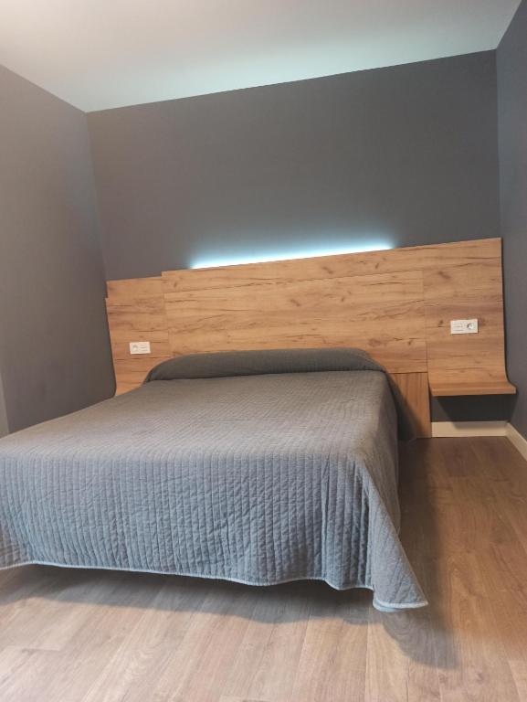 Postel nebo postele na pokoji v ubytování Bearan Bar & Rooms