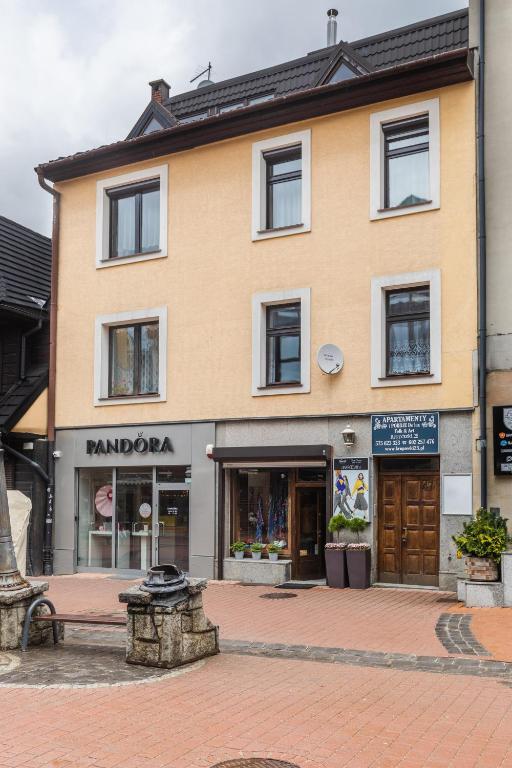 Budova, v ktorej sa apartmán nachádza