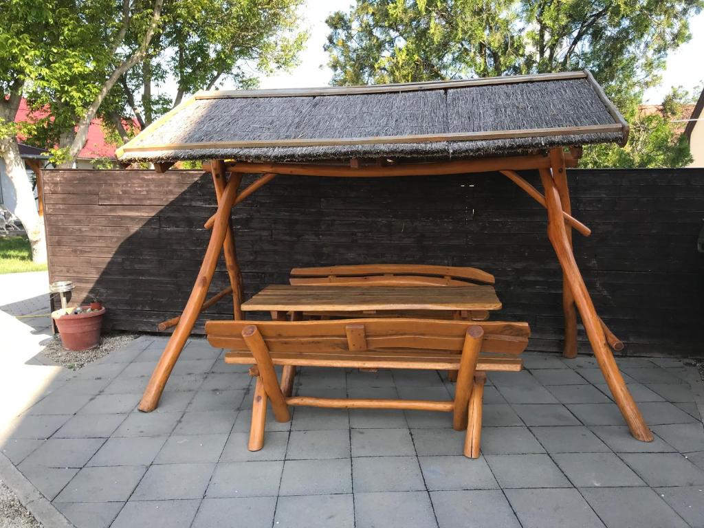 Fotografia z galérie ubytovania Famvarga Apartmanház v destinácii Balatonfenyves