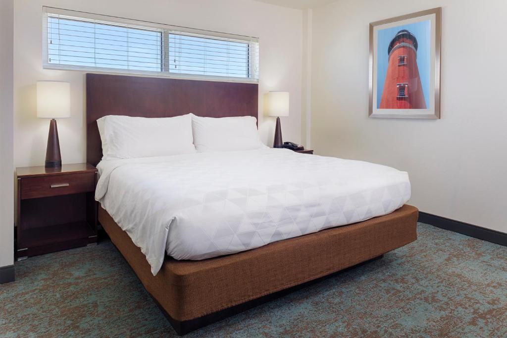 Holiday Inn Resort Daytona Beach Oceanfront by IHG - Suite Met één Slaapkamer Met Oceaan