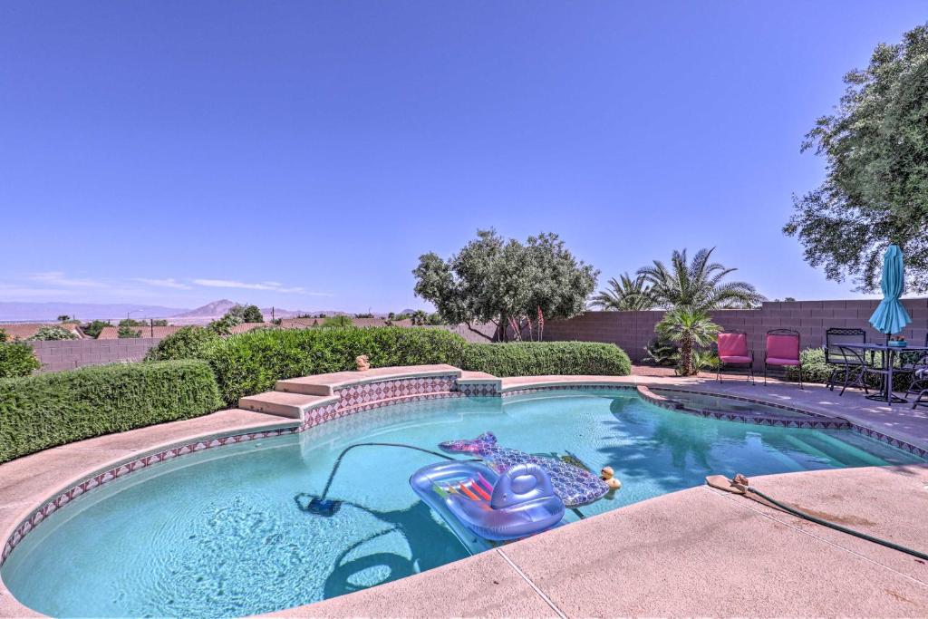 Bassein majutusasutuses Henderson Home with Pool and Mountain, Strip Views! või selle lähedal