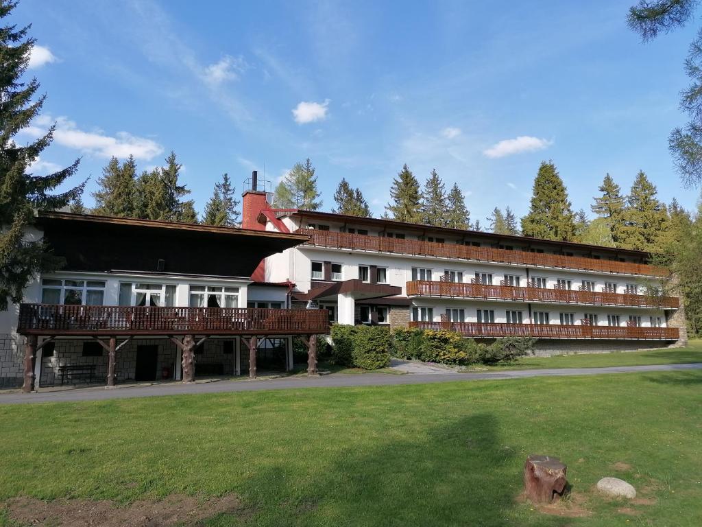 Hotel Spojar - отзывы и видео