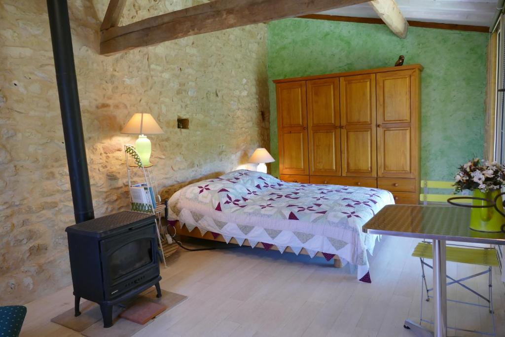 Chambres d'hôtes de la Grande Combe - Habitación Doble Con Vistas Al Jardín