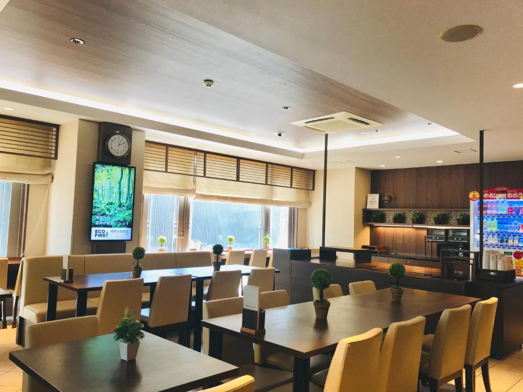 TV a/nebo společenská místnost v ubytování Super Hotel Izumo Ekimae