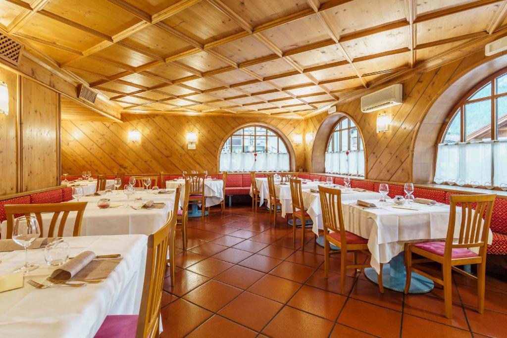 Restaurace v ubytování Hotel Alemagna
